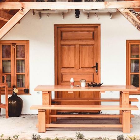 Sobe Na Vinskoj Cesti Zmajevac Appartement Buitenkant foto