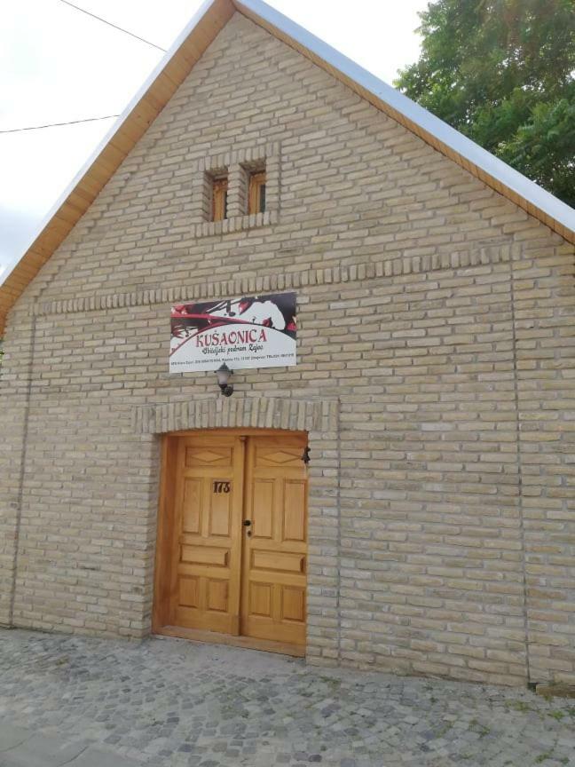 Sobe Na Vinskoj Cesti Zmajevac Appartement Buitenkant foto