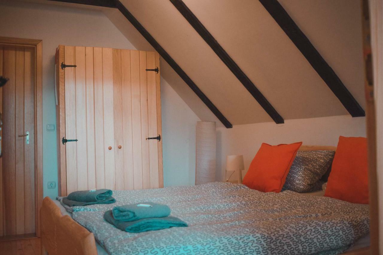 Sobe Na Vinskoj Cesti Zmajevac Appartement Buitenkant foto