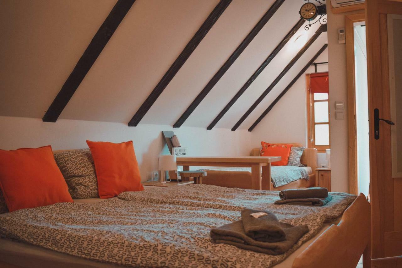 Sobe Na Vinskoj Cesti Zmajevac Appartement Buitenkant foto