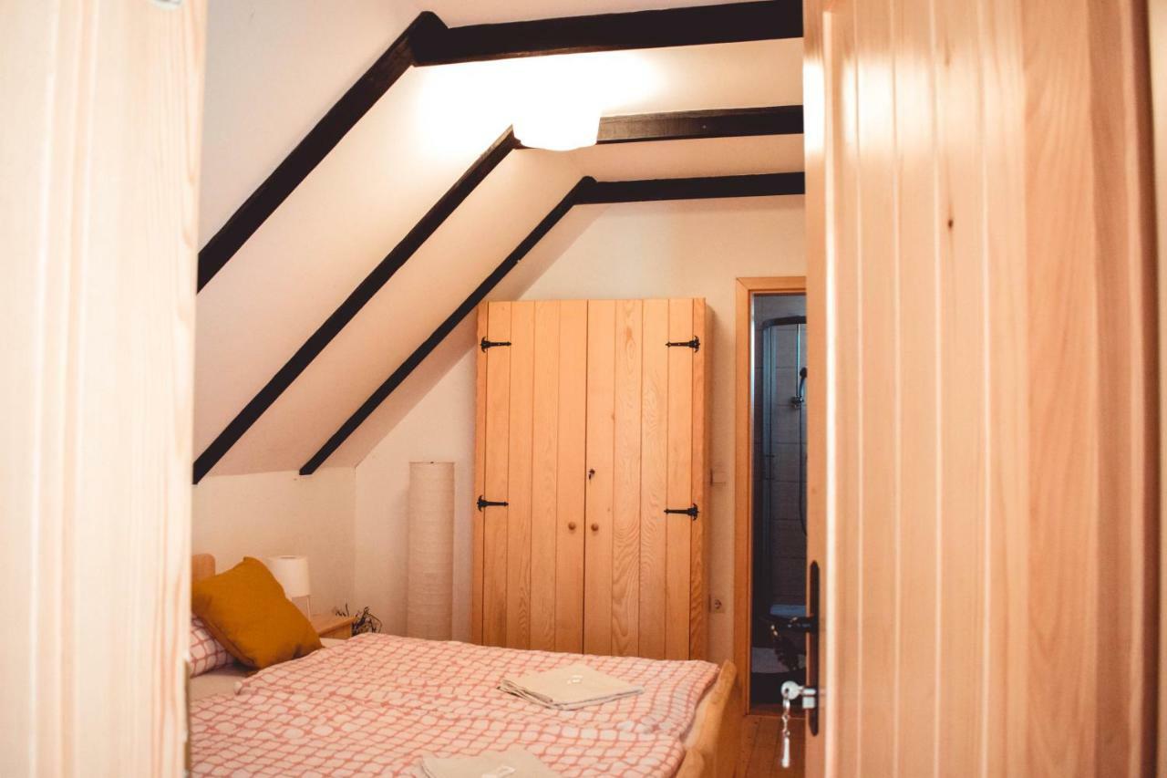 Sobe Na Vinskoj Cesti Zmajevac Appartement Buitenkant foto